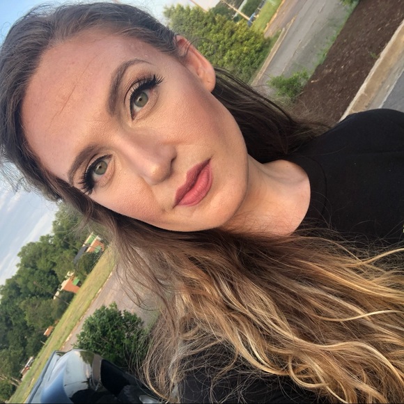 hey y’all! i’m Jetta 🍑 - Picture 2 of 5